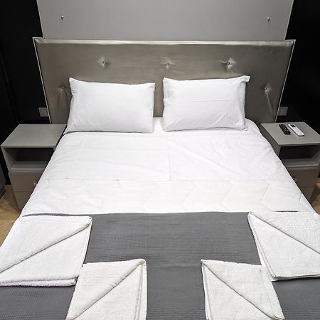 Modern Quiet Luxury Apartment Patra Екстер'єр фото