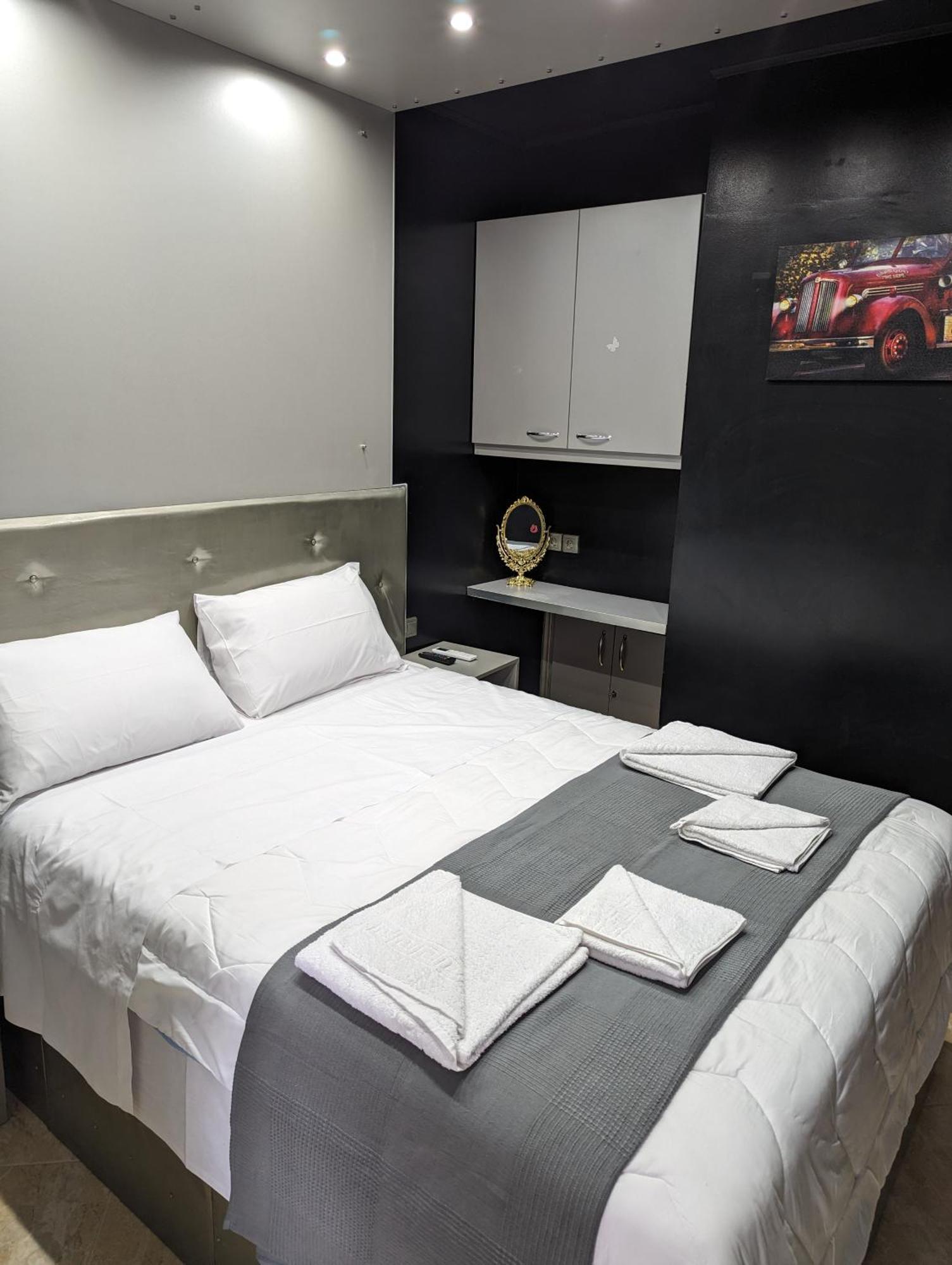 Modern Quiet Luxury Apartment Patra Екстер'єр фото