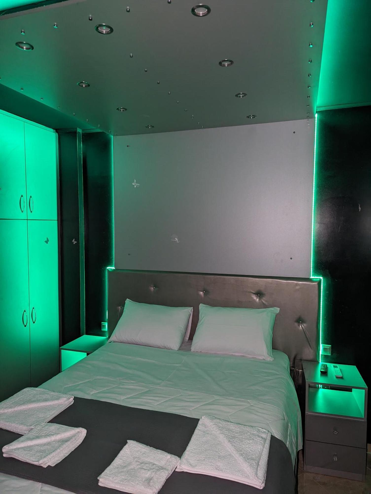 Modern Quiet Luxury Apartment Patra Екстер'єр фото