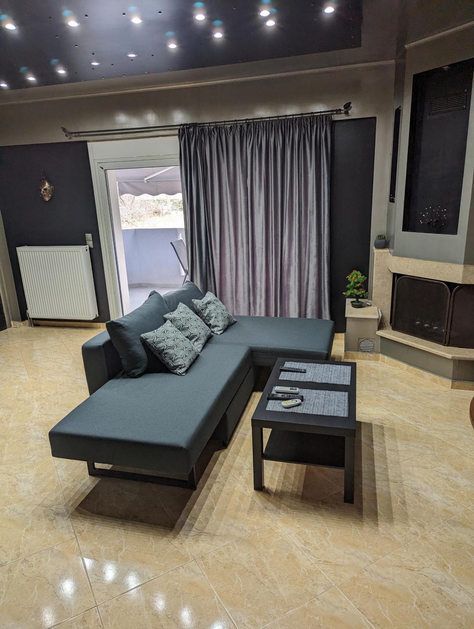 Modern Quiet Luxury Apartment Patra Екстер'єр фото